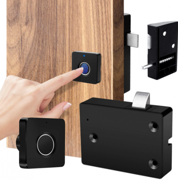 Lemari dengan Sistem Keamanan Fingerprint